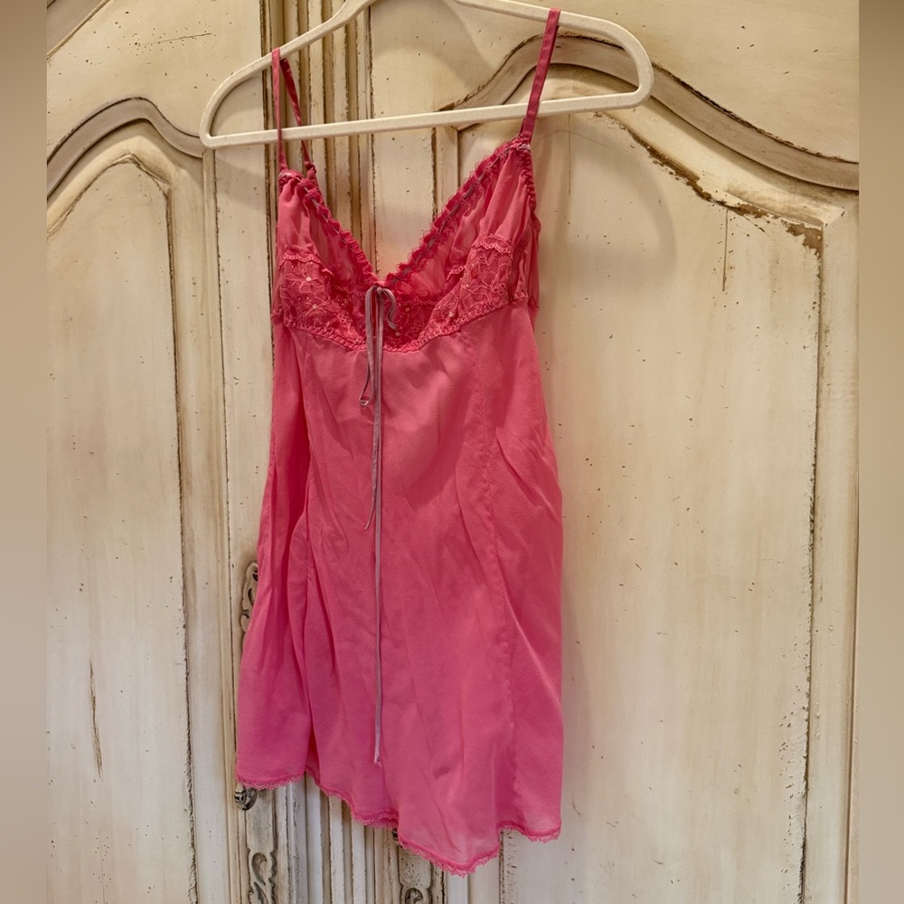 Elegant Pink Lace Trim Chemise